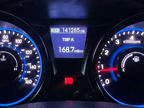 Used 2013 Hyundai Genesis 2.0T RWD image 17