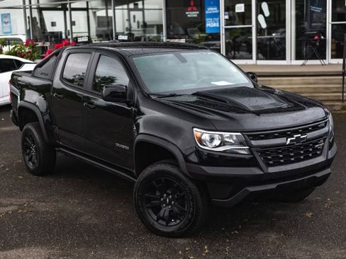 Used 2018 Chevrolet Colorado ZR2 w/ ZR2 Midnight Special Edition AWD/4WD image 2