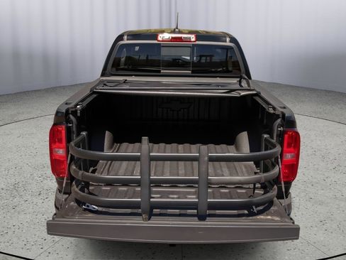 Used 2022 Chevrolet Colorado Z71 w/ Z71 Midnight Edition AWD/4WD image 24