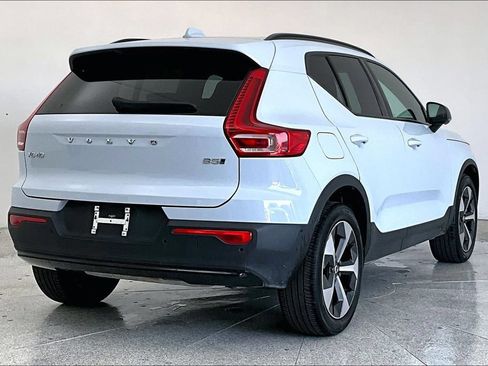 Certified 2025 Volvo XC40 B5 Plus AWD/4WD image 2
