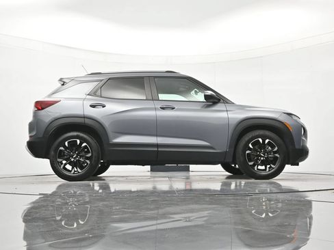 Used 2021 Chevrolet TrailBlazer LT w/ Convenience Package FWD image 39