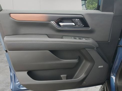 New 2026 GMC Yukon XL Denali w/ LPO, Floor Liner Package image 26