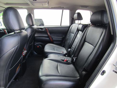 Used 2013 Toyota Highlander Limited image 10
