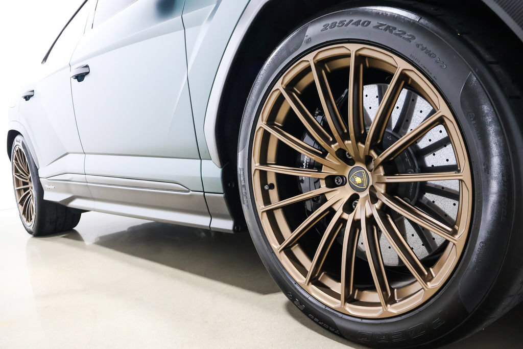 Used 2024 Lamborghini Urus Performante AWD/4WD image 23