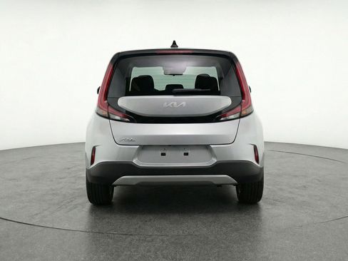 Used 2025 Kia Soul LX w/ LX Technology Package FWD image 7
