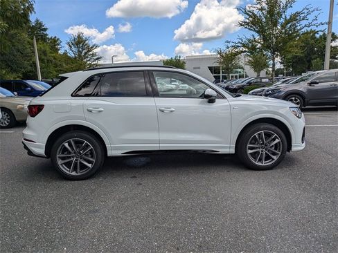 Used 2025 Audi Q3 2.0T Premium image 14