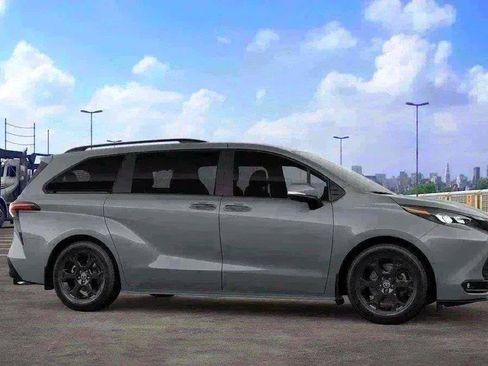 New 2026 Toyota Sienna XLE Woodland Edition AWD/4WD image 79