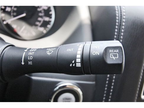 Used 2024 Nissan Armada SV RWD image 16