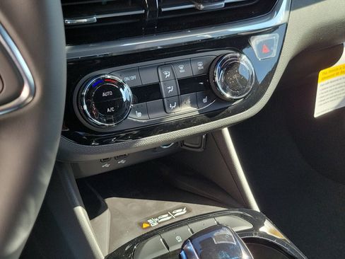 New 2026 Buick Envista Sport Touring w/ Studio Series image 31