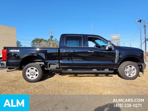 Used 2025 Ford F250 XLT image 9
