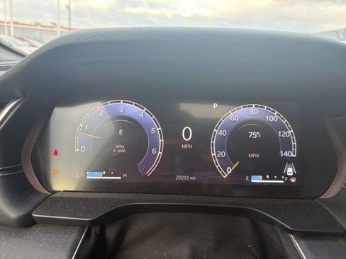 Used 2024 Jeep Grand Cherokee L Altitude AWD/4WD image 8