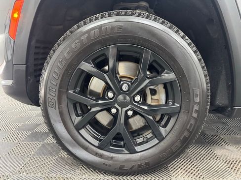 Used 2022 Jeep Grand Cherokee L Limited image 8