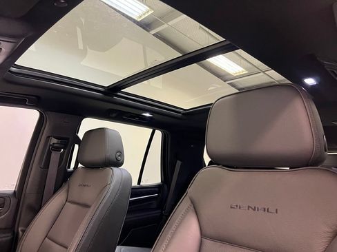 Used 2022 GMC Yukon Denali AWD/4WD image 17