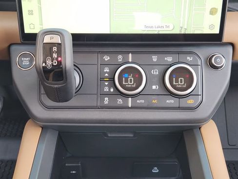 New 2026 Land Rover Defender 110 X-Dynamic SE AWD/4WD image 14
