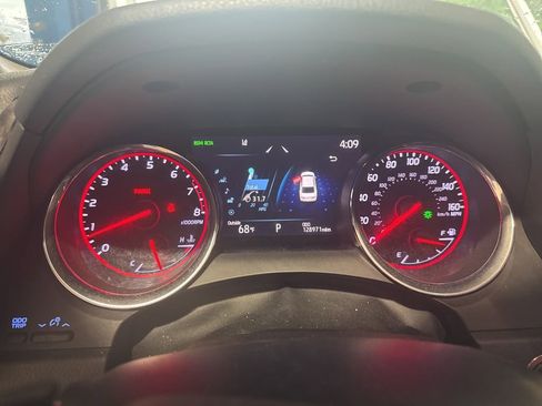 Used 2019 Toyota Camry XSE FWD image 8