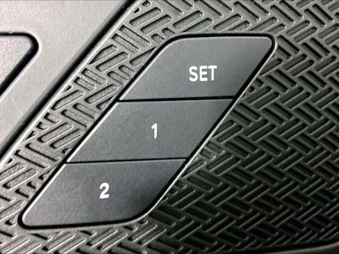 Used 2023 BMW X1 xDrive28i image 33