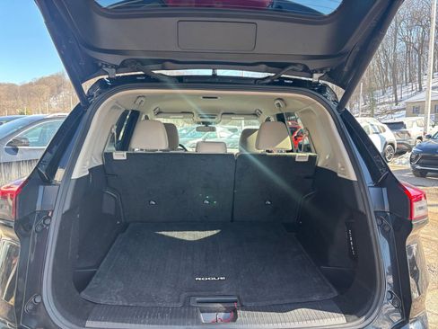 Used 2025 Nissan Rogue SV FWD image 33
