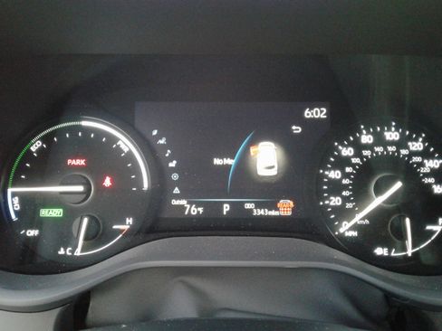 Used 2025 Toyota Sienna XLE image 22