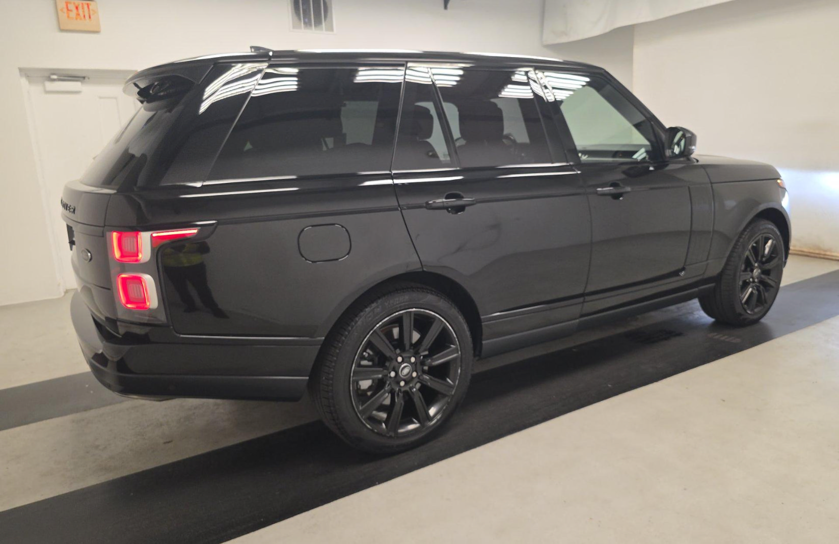 Used 2022 Land Rover Range Rover Westminster Edition AWD/4WD image 3