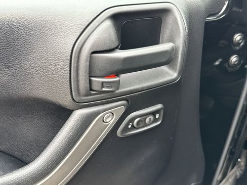 Used 2014 Jeep Wrangler Unlimited Sport w/ Quick Order Package 24S image 27