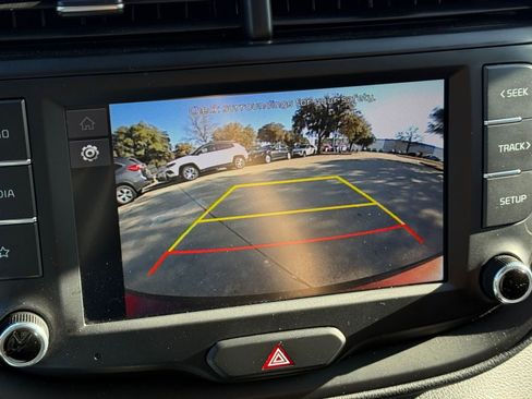 Used 2025 Kia Soul LX w/ LX Technology Package image 25