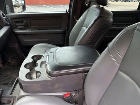 Used 2023 RAM 2500 Tradesman w/ Chrome Appearance Group AWD/4WD image 9