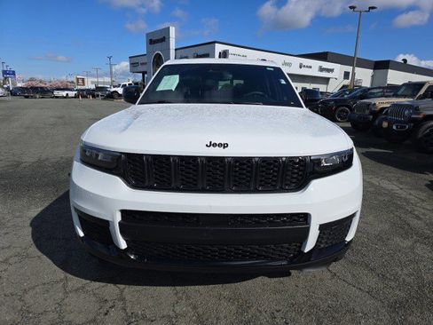 Certified 2023 Jeep Grand Cherokee L Altitude AWD/4WD image 8