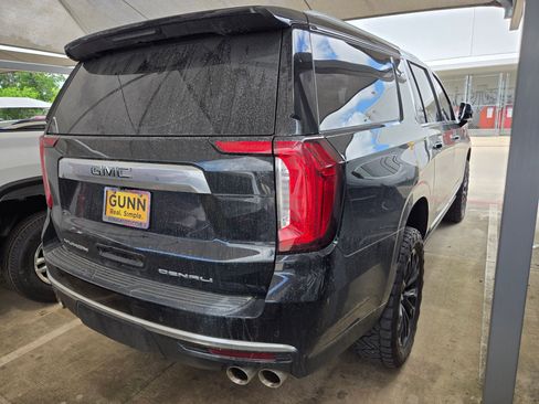 Used 2023 GMC Yukon XL Denali AWD/4WD image 8