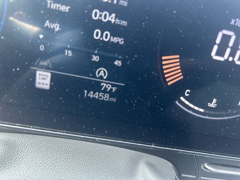 Used 2024 Hyundai Kona SE AWD/4WD image 11