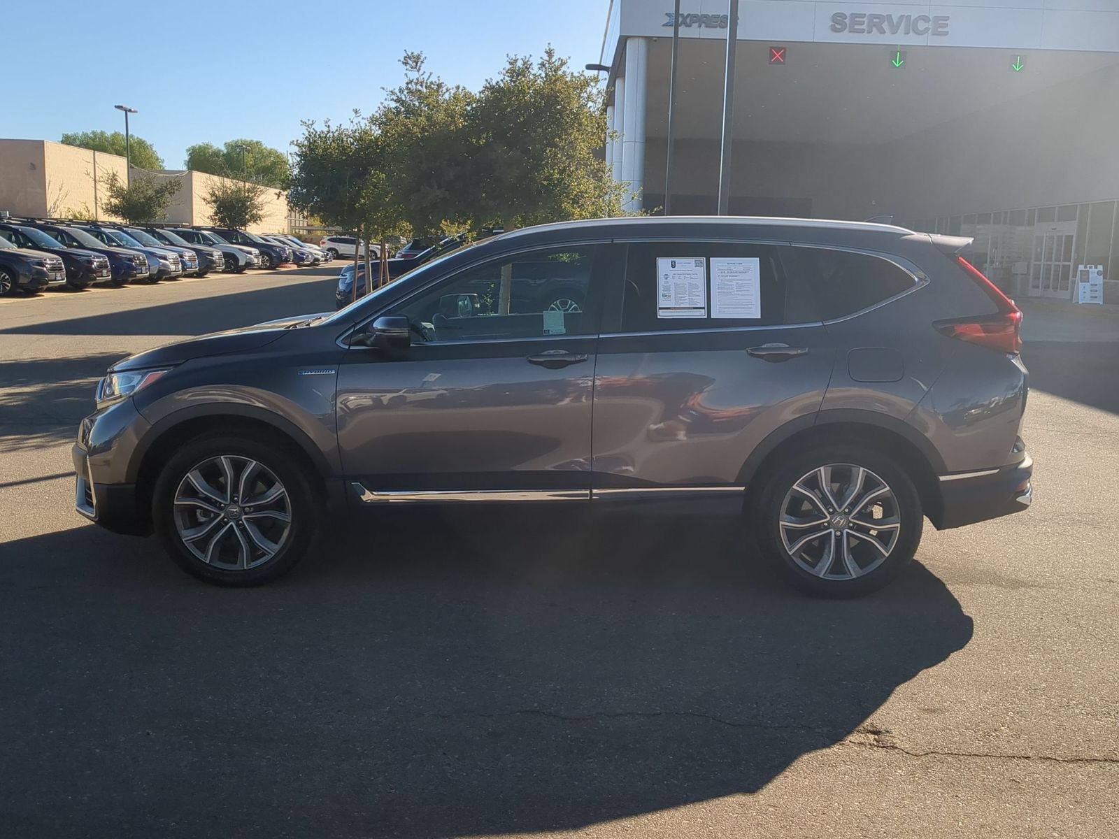 Used 2021 Honda CR-V Touring image 2