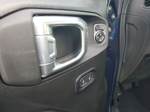 Used 2025 Jeep Wrangler Sport image 11