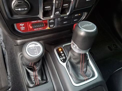 Used 2023 Jeep Gladiator Rubicon w/ Cold Weather Group AWD/4WD image 11