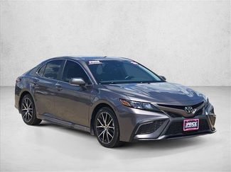 Used 2024 Toyota Camry SE FWD video 3