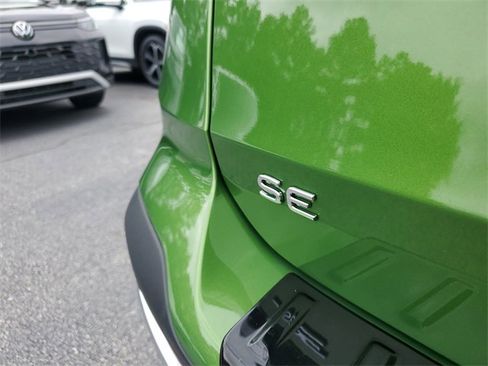 New 2025 Volkswagen Taos SE image 8