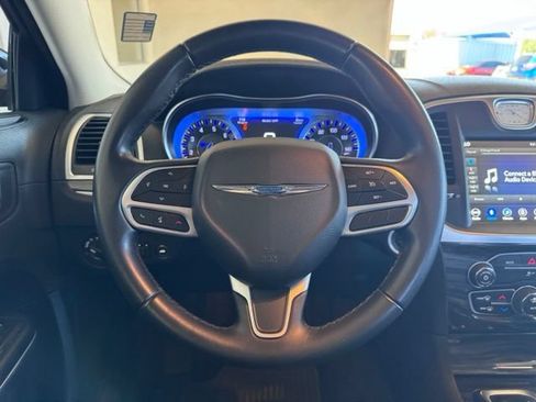 Used 2018 Chrysler 300 Touring RWD image 14