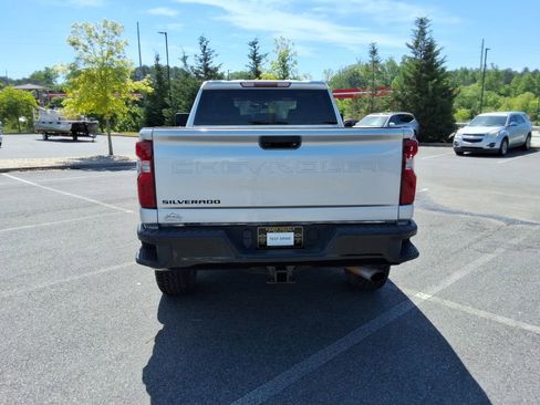 Certified 2022 Chevrolet Silverado 2500 Custom w/ Infotainment Package AWD/4WD image 6