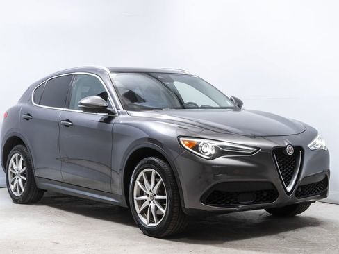 Used 2018 Alfa Romeo Stelvio Ti AWD/4WD image 9
