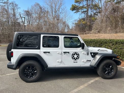 Used 2021 Jeep Wrangler Unlimited Sport image 29