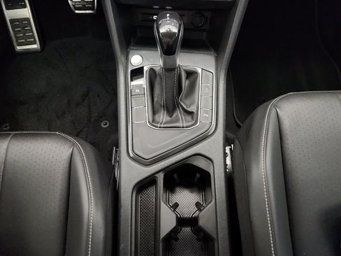Certified 2023 Volkswagen Tiguan SE R-Line image 23