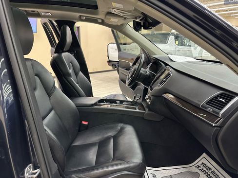 Used 2019 Volvo XC90 T5 Momentum w/ Protection Package Premier image 46