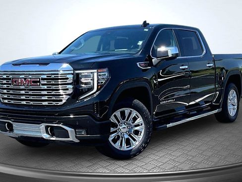 Used 2023 GMC Sierra 1500 Denali w/ Technology Package AWD/4WD image 1