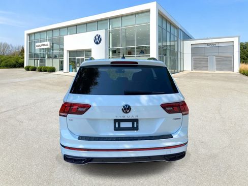 Used 2023 Volkswagen Tiguan SE R-Line AWD/4WD image 4