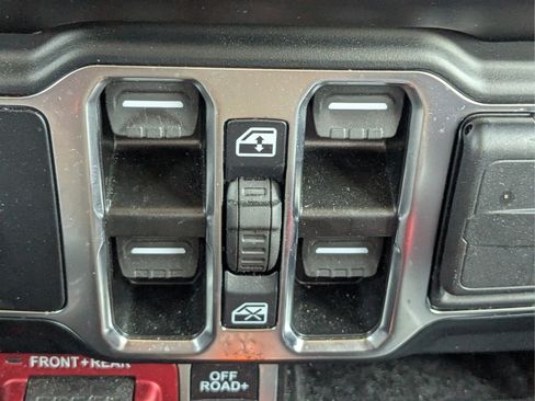 Used 2023 Jeep Gladiator Rubicon w/ LED Lighting Group AWD/4WD image 25