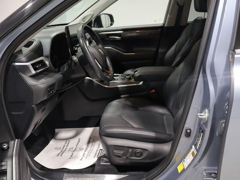 Used 2020 Toyota Highlander Platinum AWD/4WD image 10