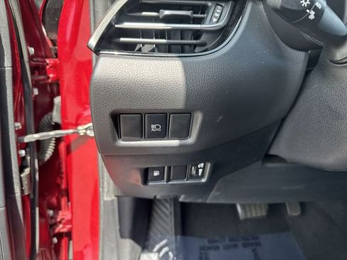 Used 2018 Toyota C-HR XLE FWD image 23