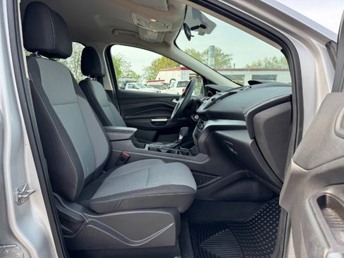 Used 2017 Ford Escape SE FWD image 19
