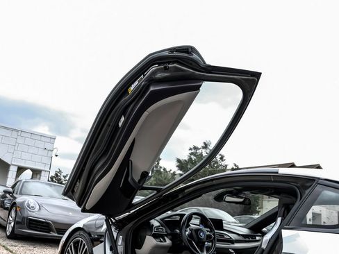 Used 2015 BMW i8 image 41