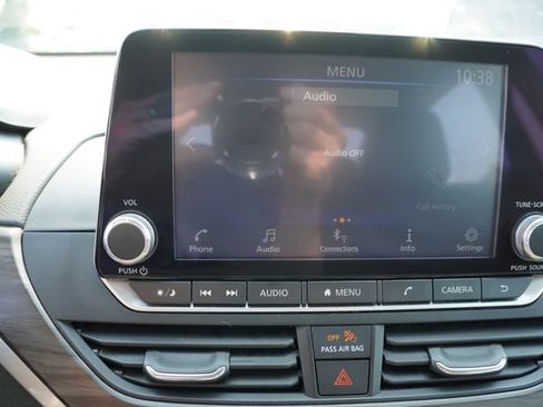 Used 2024 Nissan Altima 2.5 SV FWD image 5