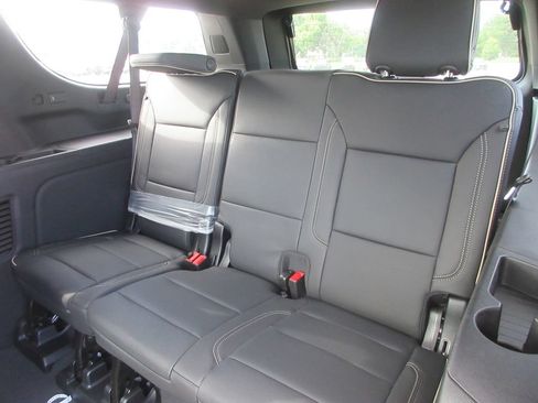 New 2026 GMC Yukon XL Elevation w/ Elevation Premium Package AWD/4WD image 13