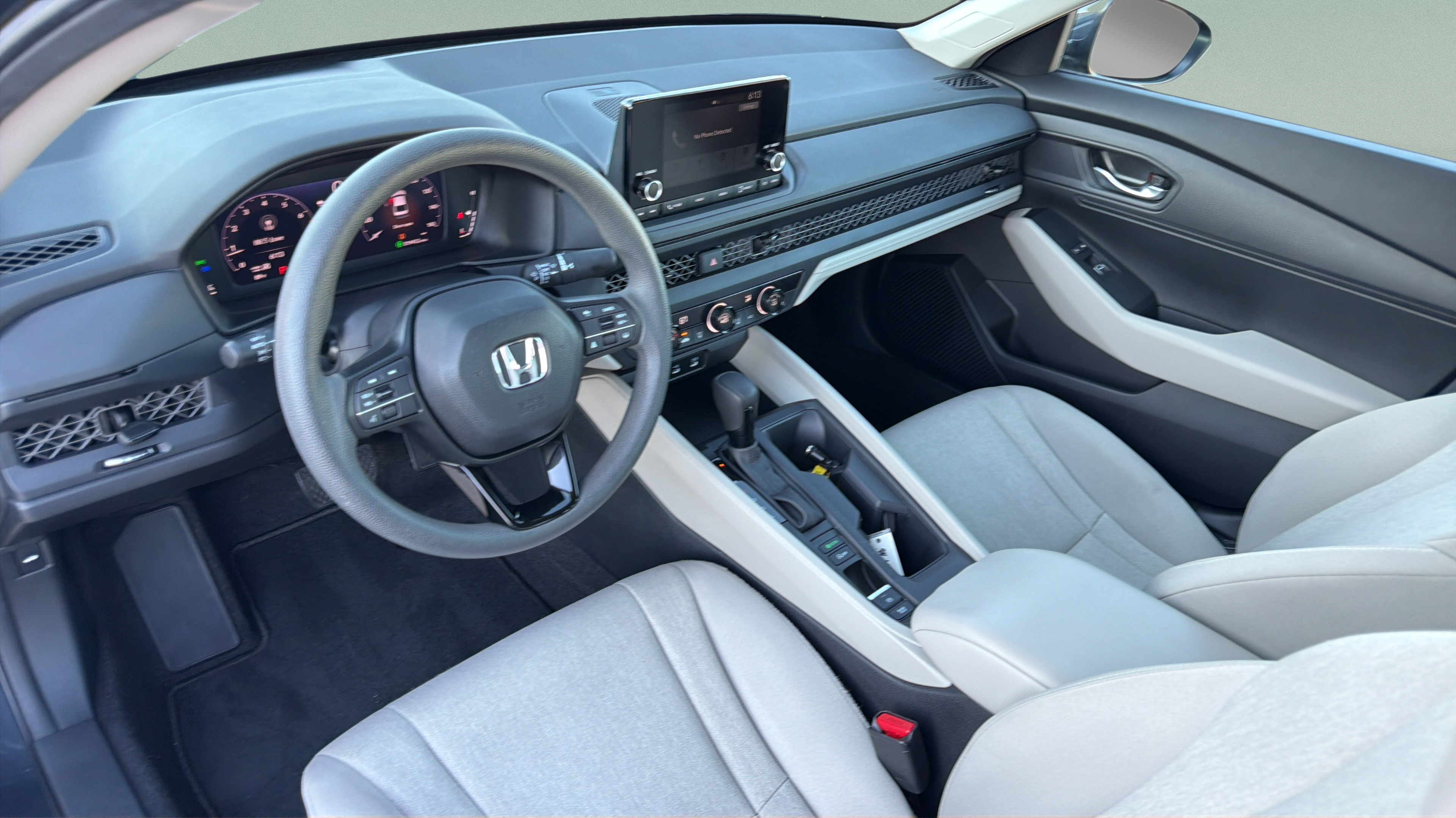 Used 2024 Honda Accord LX image 11
